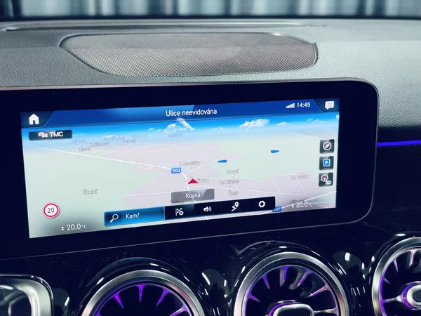 Mercedes-Benz GLB 220d 4M AMG PANO HUD TAŽNÉ - foto 24