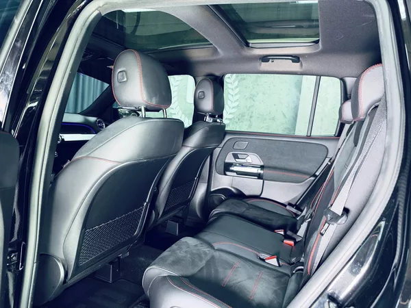 Mercedes-Benz GLB 220d 4M AMG PANO HUD TAŽNÉ - foto 28