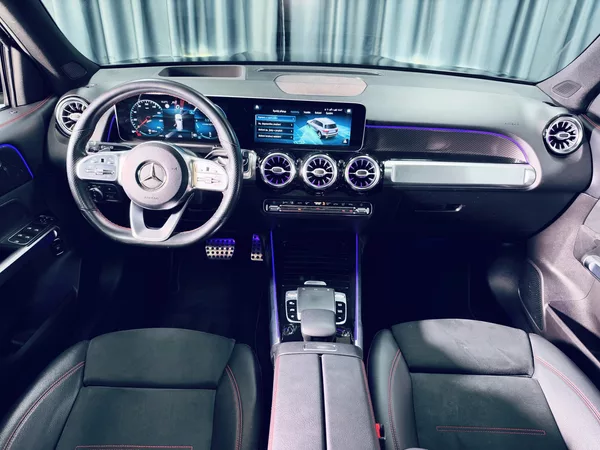 Mercedes-Benz GLB 220d 4M AMG PANO HUD TAŽNÉ - foto 30