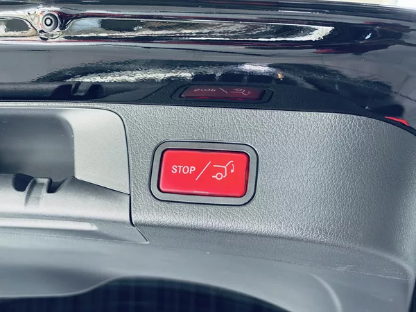 Mercedes-Benz GLB 220d 4M AMG PANO HUD TAŽNÉ - foto 32