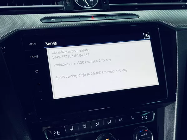 Volkswagen Passat 2.0TDI*R-LINE*CZ*LED*1.MAJ* - foto 32