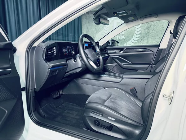 Volkswagen Passat 1.5Tsi*TAŽ*MASAŽE*360°KAMERY* - foto 13