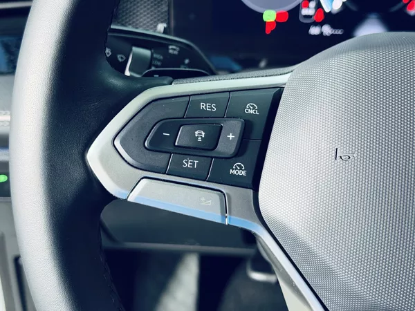 Volkswagen Passat 1.5Tsi*TAŽ*MASAŽE*360°KAMERY* - foto 18