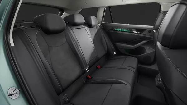 Volkswagen Passat 2.0TDI*NEZ.TOP*IQ*TAŽ*DCC*HUD* - foto 12