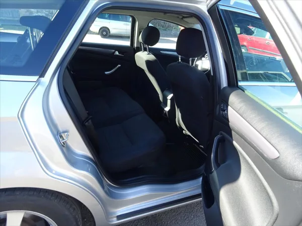 Ford Mondeo 2,0 TDI 103 kW - foto 14