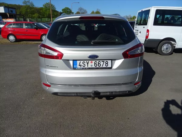 Ford Mondeo 2,0 TDI 103 kW - foto 8