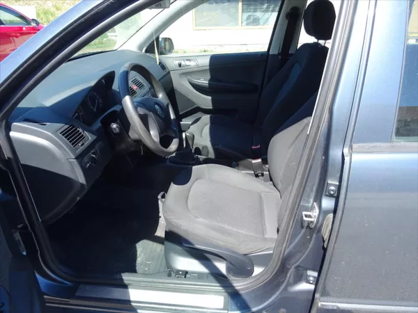 Škoda Fabia 1,4 - foto 9