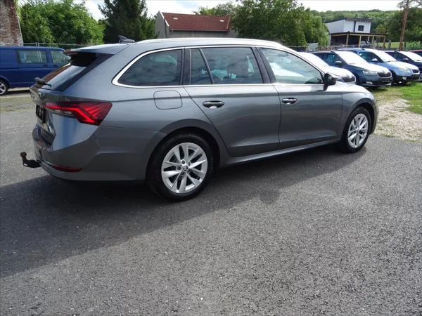 Škoda Octavia 1,0 TSI 81 kW Business - foto 8