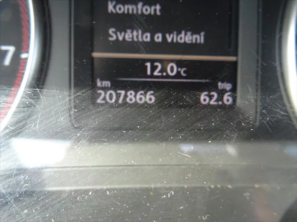 Volkswagen Touran 1,2 TSi 77 kW - foto 22