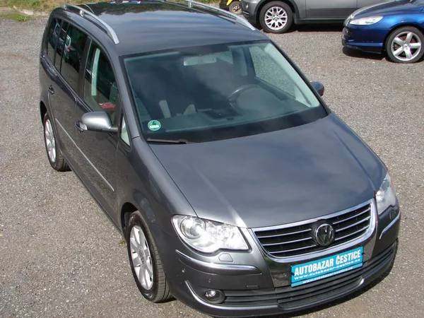 Volkswagen Touran 2.0 TDI Highline SERVISKA - foto 2