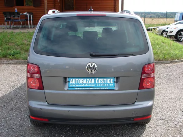 Volkswagen Touran 2.0 TDI Highline SERVISKA - foto 3