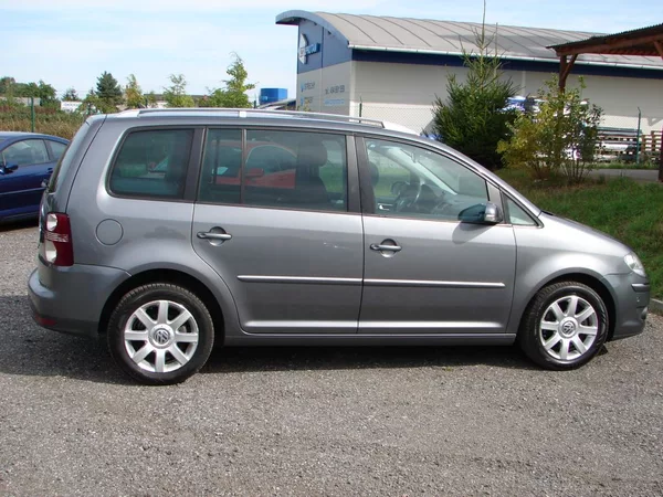 Volkswagen Touran 2.0 TDI Highline SERVISKA - foto 5