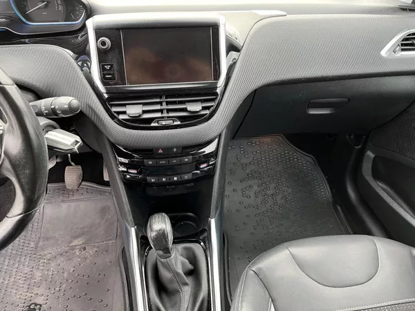 Peugeot 2008 1.6 HDI - foto 14
