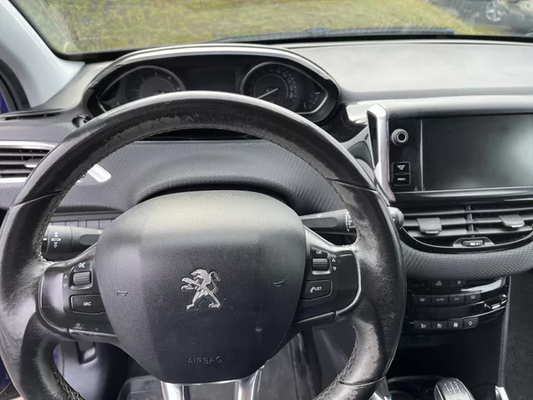 Peugeot 2008 1.6 HDI - foto 15