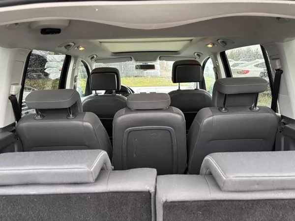 Volkswagen Touran 2.0 TDI MATCH 7 MIST - foto 10