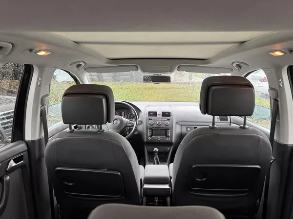 Volkswagen Touran 2.0 TDI MATCH 7 MIST - foto 11