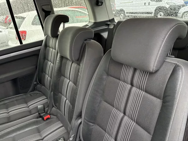 Volkswagen Touran 2.0 TDI MATCH 7 MIST - foto 12