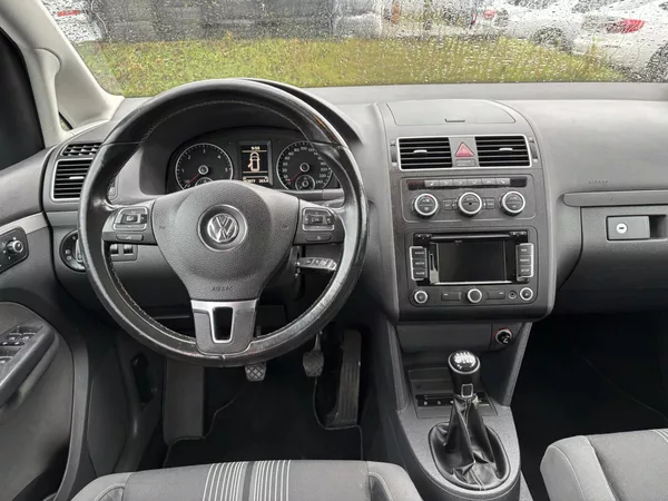 Volkswagen Touran 2.0 TDI MATCH 7 MIST - foto 14