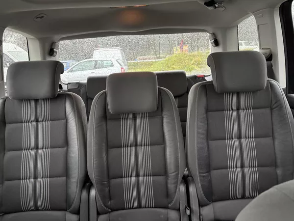 Volkswagen Touran 2.0 TDI MATCH 7 MIST - foto 17
