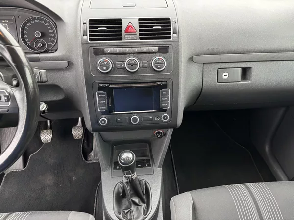 Volkswagen Touran 2.0 TDI MATCH 7 MIST - foto 18