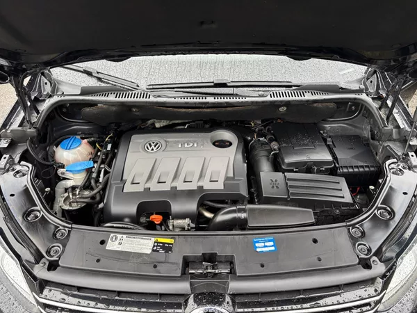 Volkswagen Touran 2.0 TDI MATCH 7 MIST - foto 23
