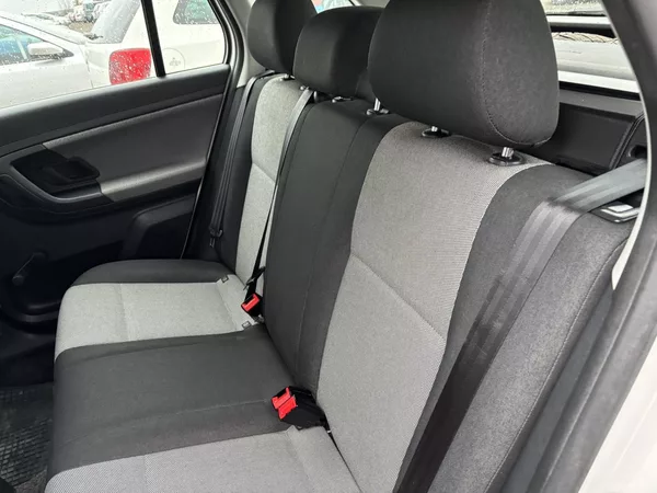Škoda Fabia 1.2i - foto 11