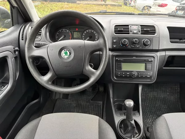 Škoda Fabia 1.2i - foto 12
