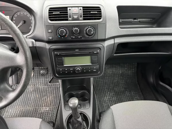 Škoda Fabia 1.2i - foto 15
