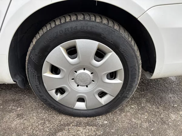 Škoda Fabia 1.2i - foto 18
