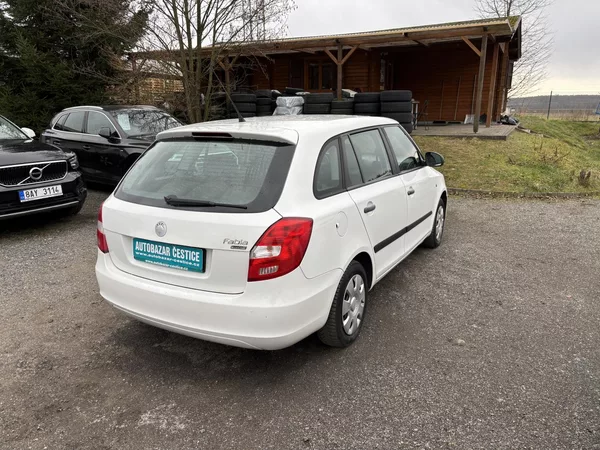 Škoda Fabia 1.2i - foto 6
