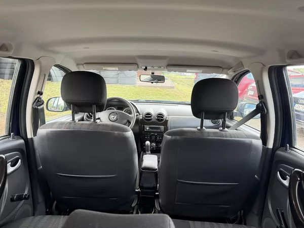 Dacia Duster 1.6i - foto 11
