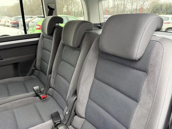 Volkswagen Touran 2.0 TDI STYLE - foto 11