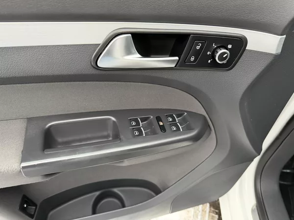 Volkswagen Touran 2.0 TDI STYLE - foto 13