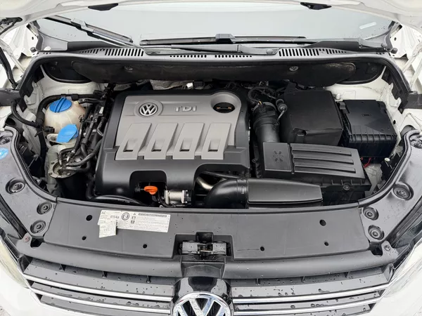 Volkswagen Touran 2.0 TDI STYLE - foto 21