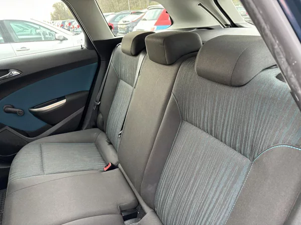 Opel Astra 2.0 D - foto 10