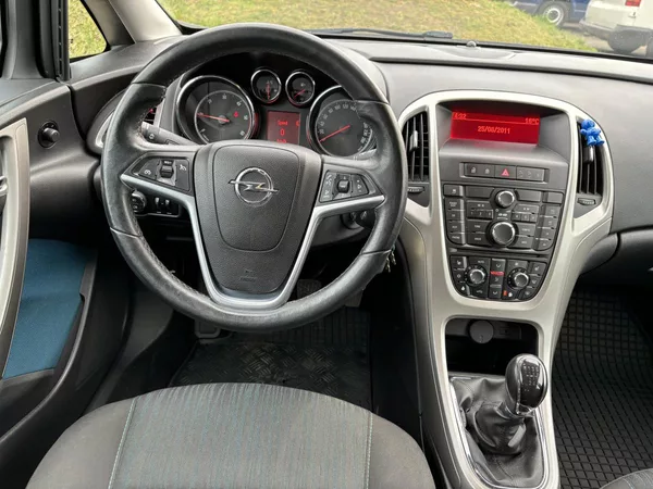 Opel Astra 2.0 D - foto 11