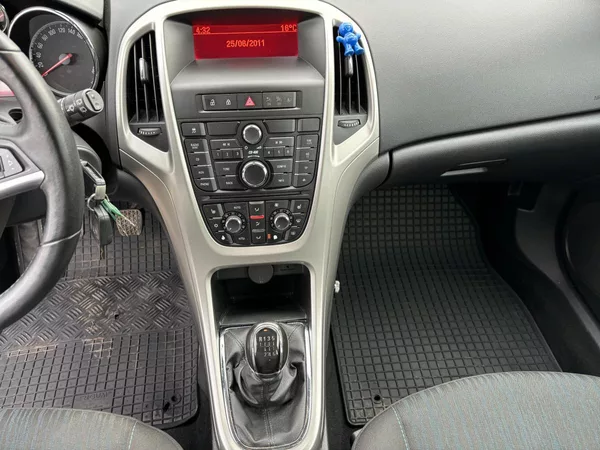 Opel Astra 2.0 D - foto 15
