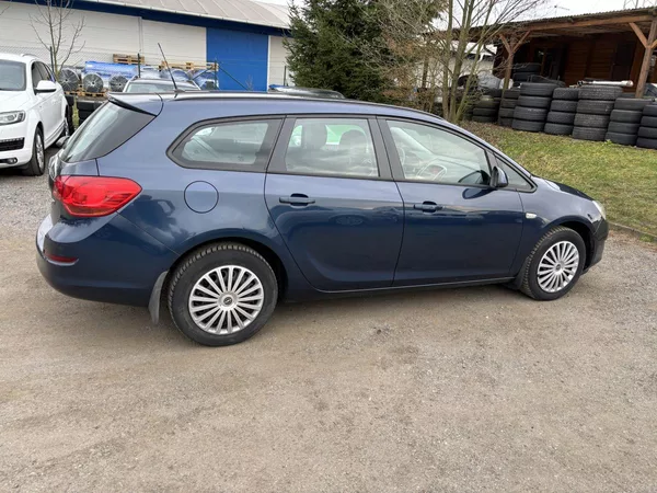 Opel Astra 2.0 D - foto 6