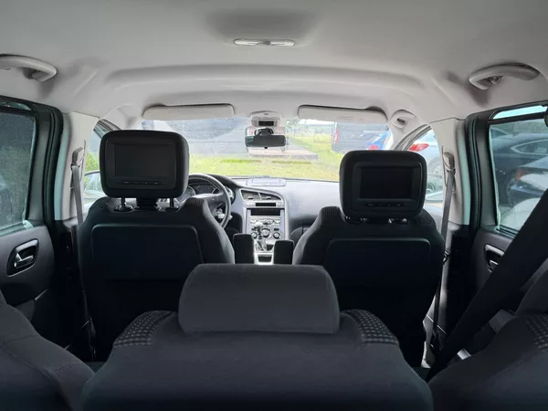 Peugeot 5008 1.6 HDI - foto 11