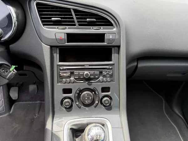 Peugeot 5008 1.6 HDI - foto 22