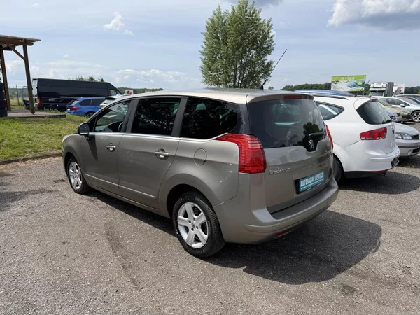 Peugeot 5008 1.6 HDI - foto 8