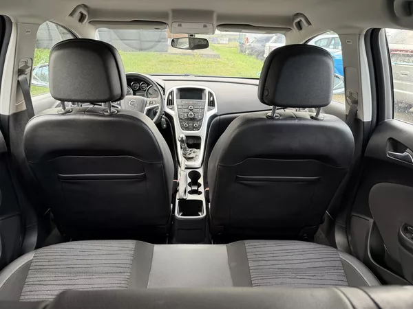 Opel Astra 1.6i - foto 11