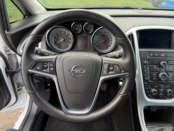 Opel Astra 1.6i - foto 18