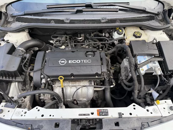 Opel Astra 1.6i - foto 21