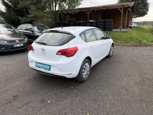 Opel Astra 1.6i - foto 6
