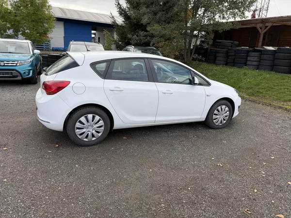 Opel Astra 1.6i - foto 7