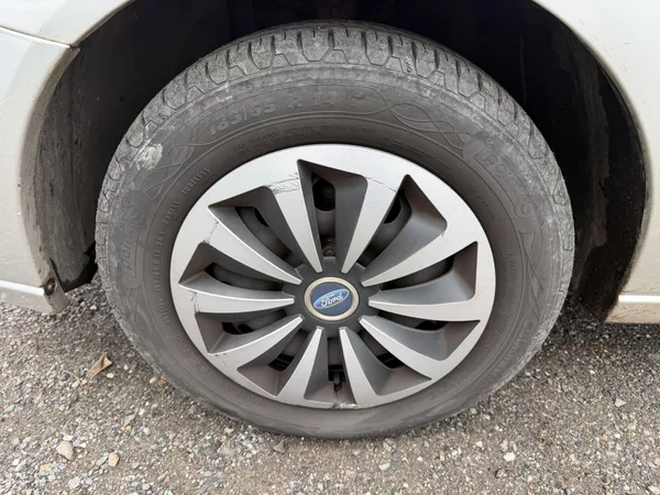 Ford Focus 1.8i - foto 19