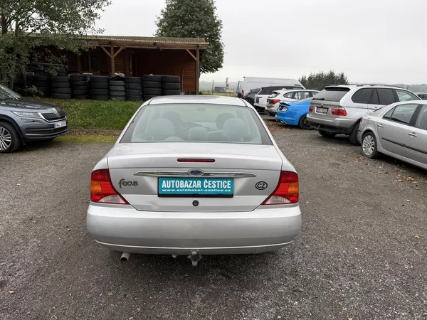 Ford Focus 1.8i - foto 5