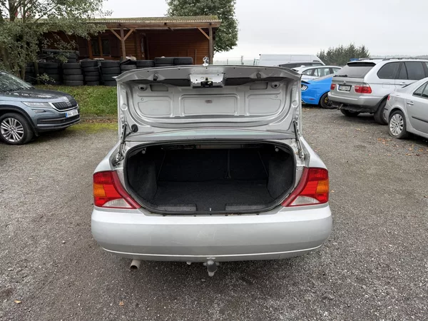 Ford Focus 1.8i - foto 9