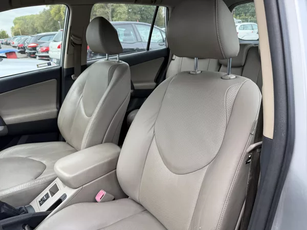 Toyota RAV4 2.2 D4-D 4x4 KLIMA ALU KUŽE - foto 15